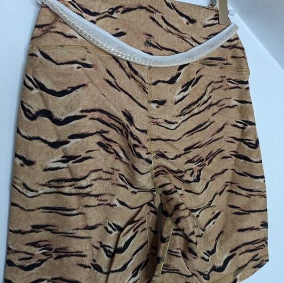WEWOREWHAT Tiger Brushed Nylon Gold Chain High Rise Bike Short NEW Size M - Picture 3 of 8